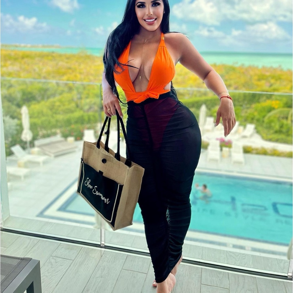 Black Skirt Coverup 🖤